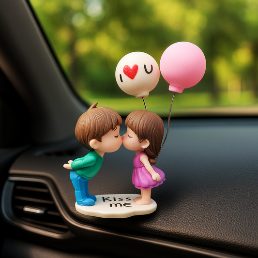 Drag-Auto Love Standing Couple Figurine, Cute Dashboard Decoration for Car Lovers
