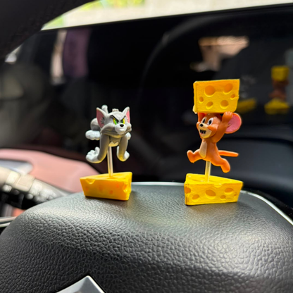 Drag-Auto Tom & Jerry Cheese Chasing Dashboard Figurines (Small) – Set of 4