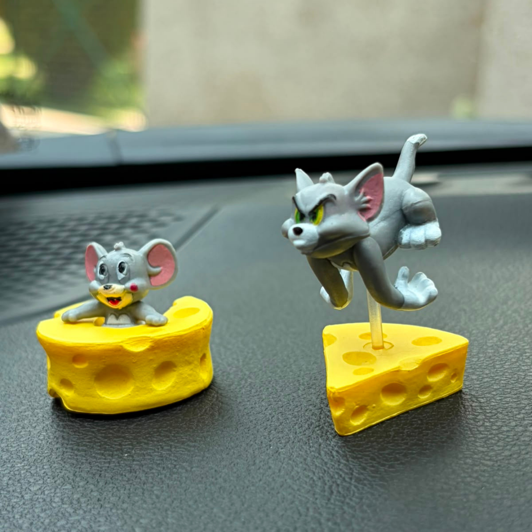 Drag-Auto Tom & Jerry Cheese Chasing Dashboard Figurines (Small) – Set of 4