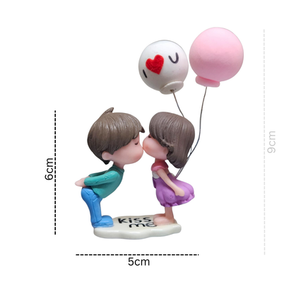 Drag-Auto Love Standing Couple Figurine, Cute Dashboard Decoration for Car Lovers