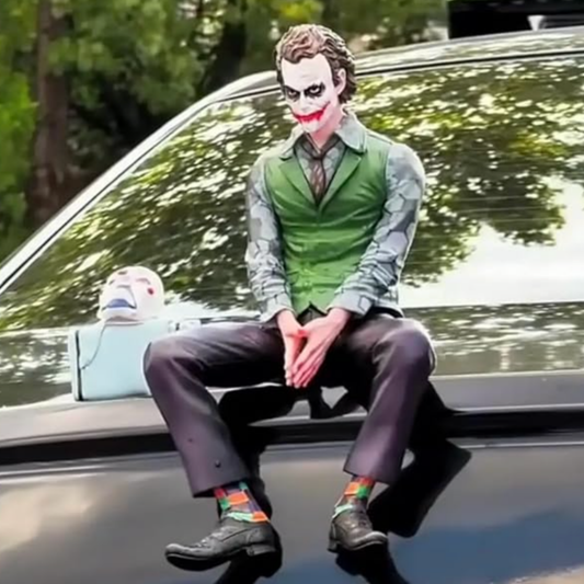 Drag-Auto Joker Action Figure with Mask & Suitcase | 15 cm (Medium)Sitting Statue | Dashboard & Home Decor