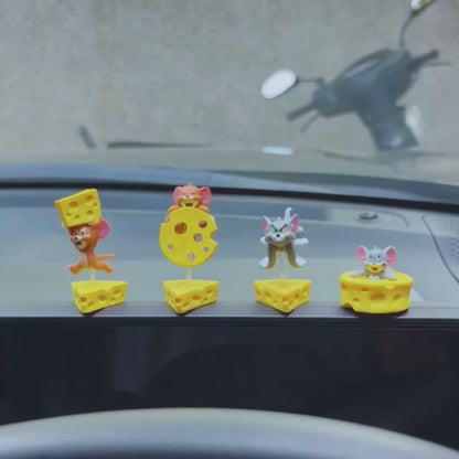Drag-Auto Tom & Jerry Cheese Chasing Dashboard Figurines (Small) – Set of 4