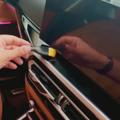 Drag-Auto Interior Brush, Car Interior Brush, Drag-Auto, Soft Brush, Small Brush, Small black Brush, Black brush cleaning car interior, Car brushes, car brush.