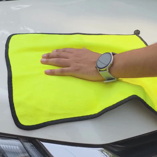 Yellow 400 GSM microfiber cleaning car 

