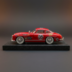 1:24 Scale Mercedes 300 SL Racing Edition Die-Cast Model : RED