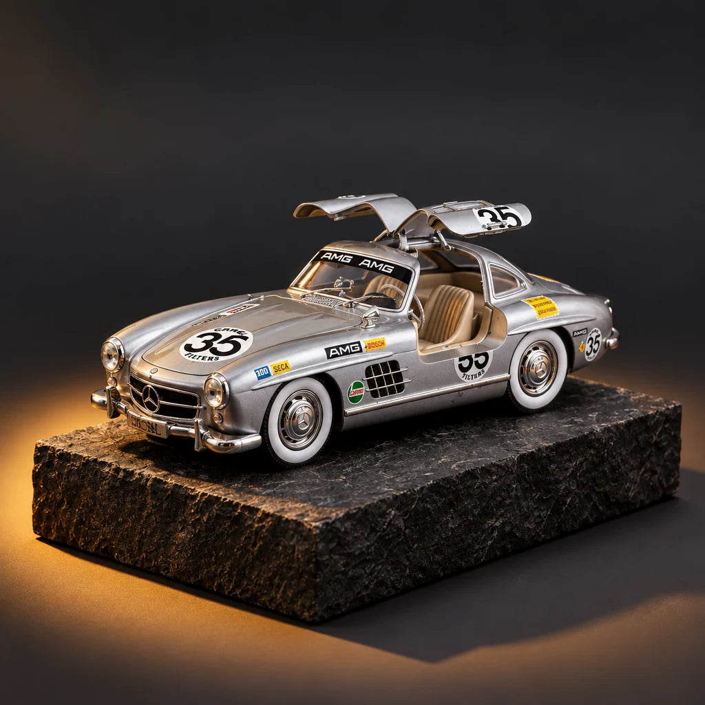 1:24 Scale Mercedes Silver 300 SL Racing Edition Die-Cast Model : SILVER